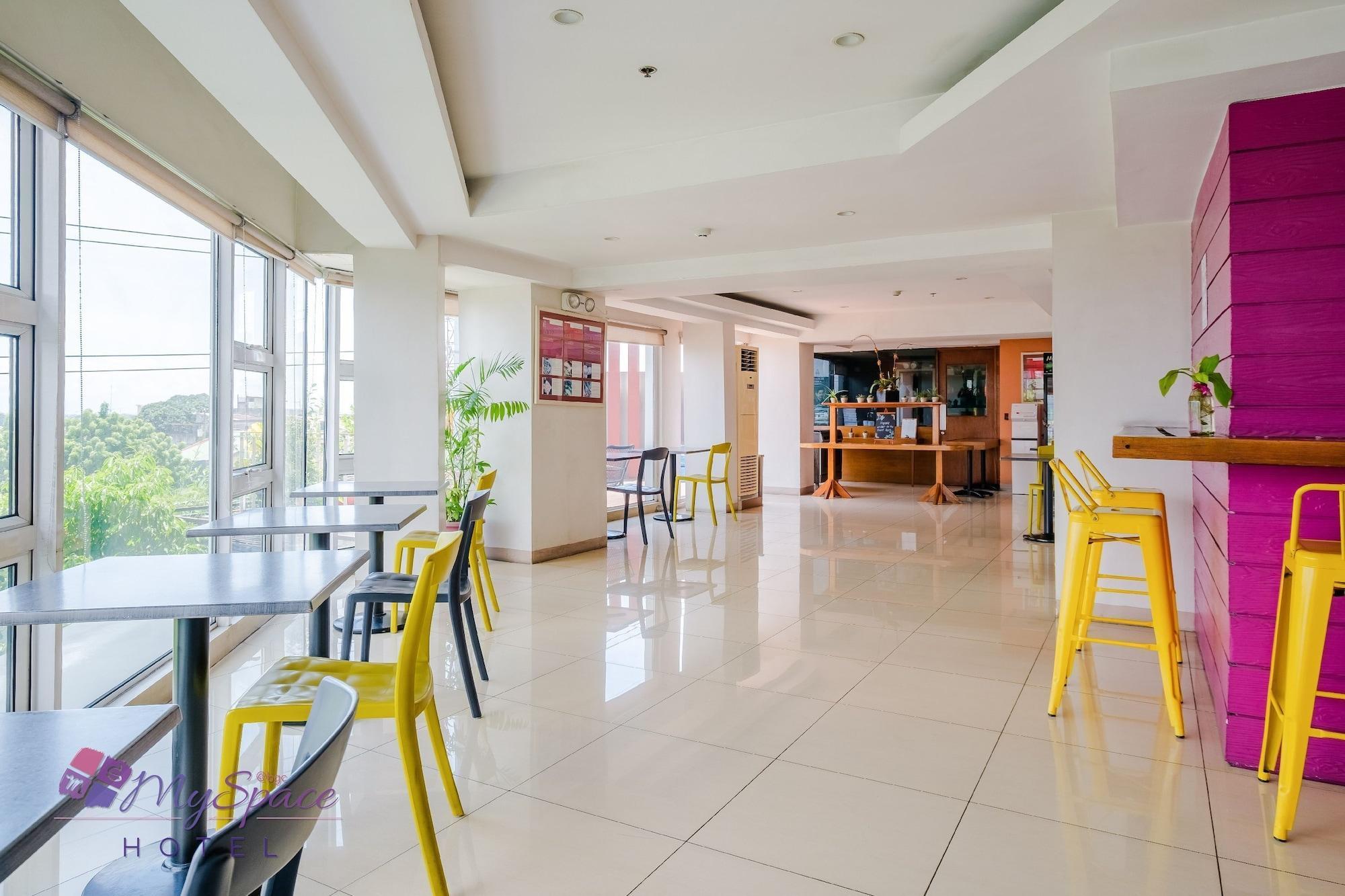Myspace Hotel @Bgc Pasig City Esterno foto