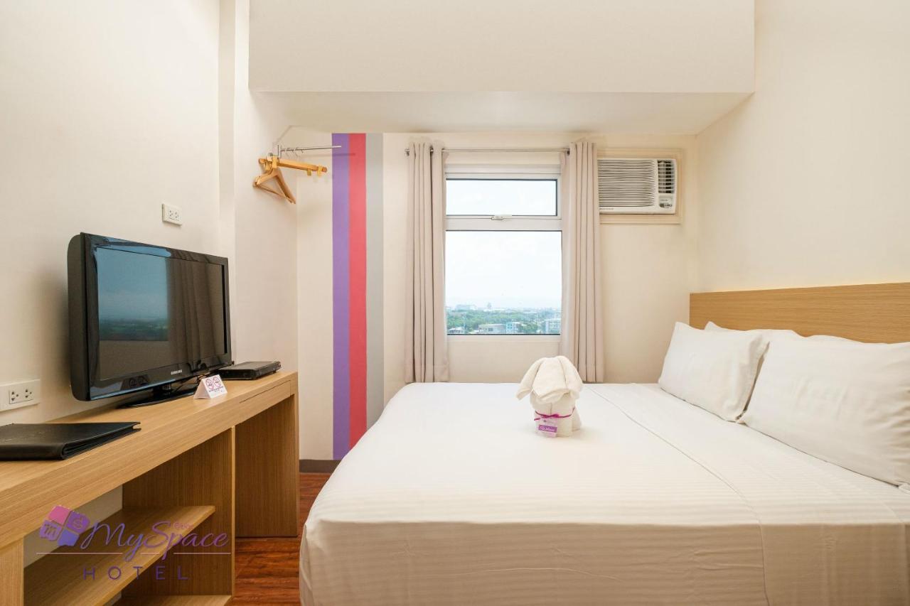 Myspace Hotel @Bgc Pasig City Esterno foto