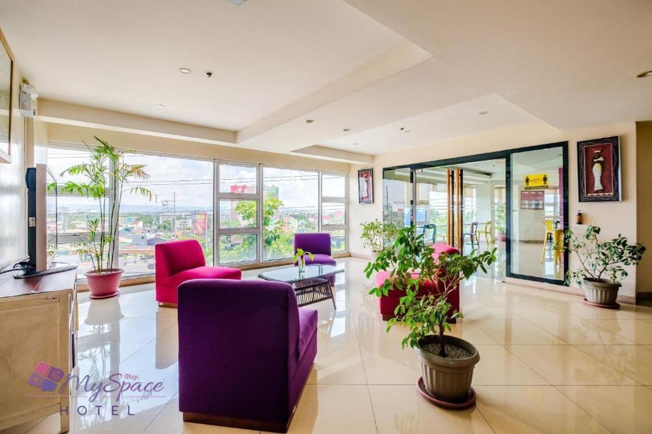 Myspace Hotel @Bgc Pasig City Esterno foto